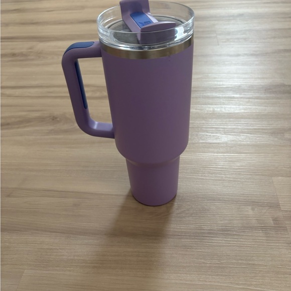 Stanley Lavender Travel Mug with Handle - Picture 4 of 6